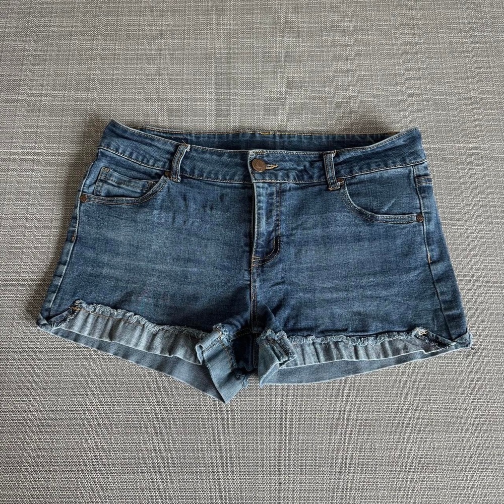 Celebrity Pink Y2K denim shorts womens size 11